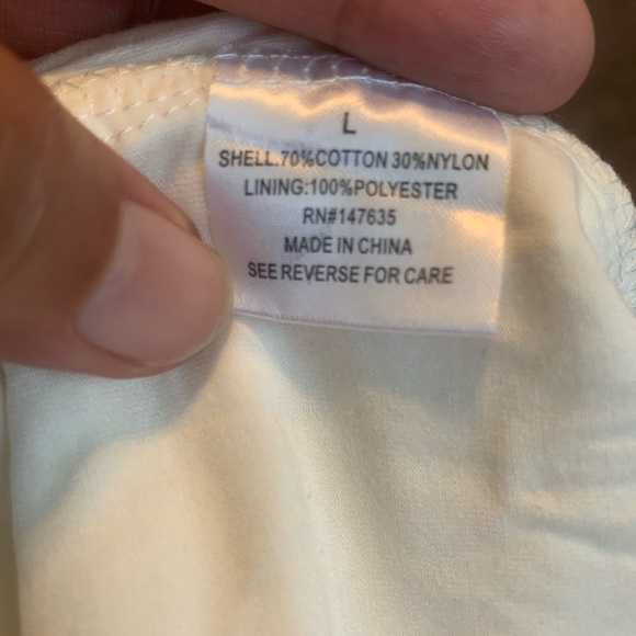 Romeo & Juliet Couture Cream Colored Lace Romper - Picture 5 of 6